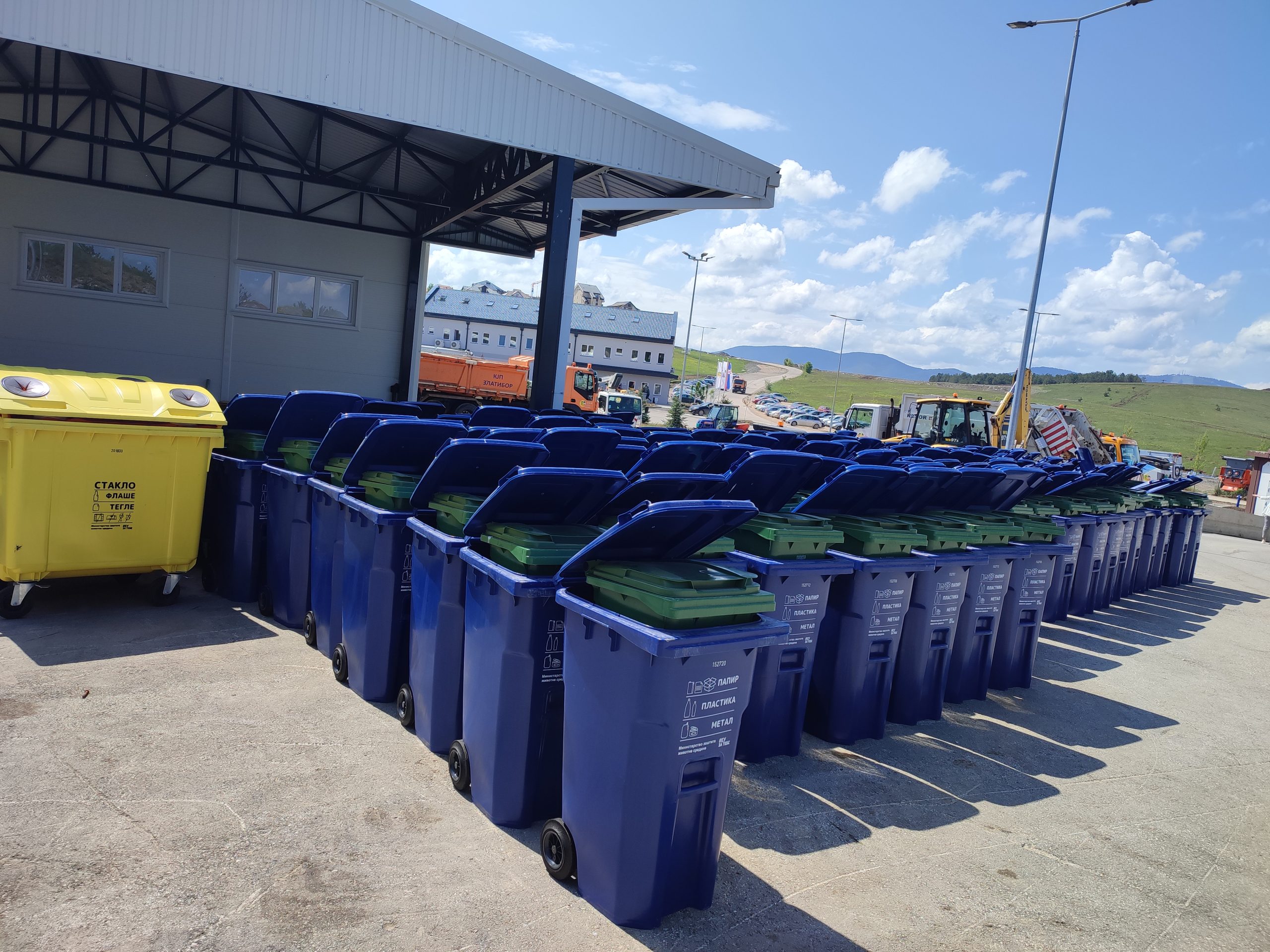 ПОСТАВЉЕНИ КОНТЕЈНЕРИ ЗА ОДЛАГАЊЕ СТАКЛЕНЕ АМБАЛАЖЕ