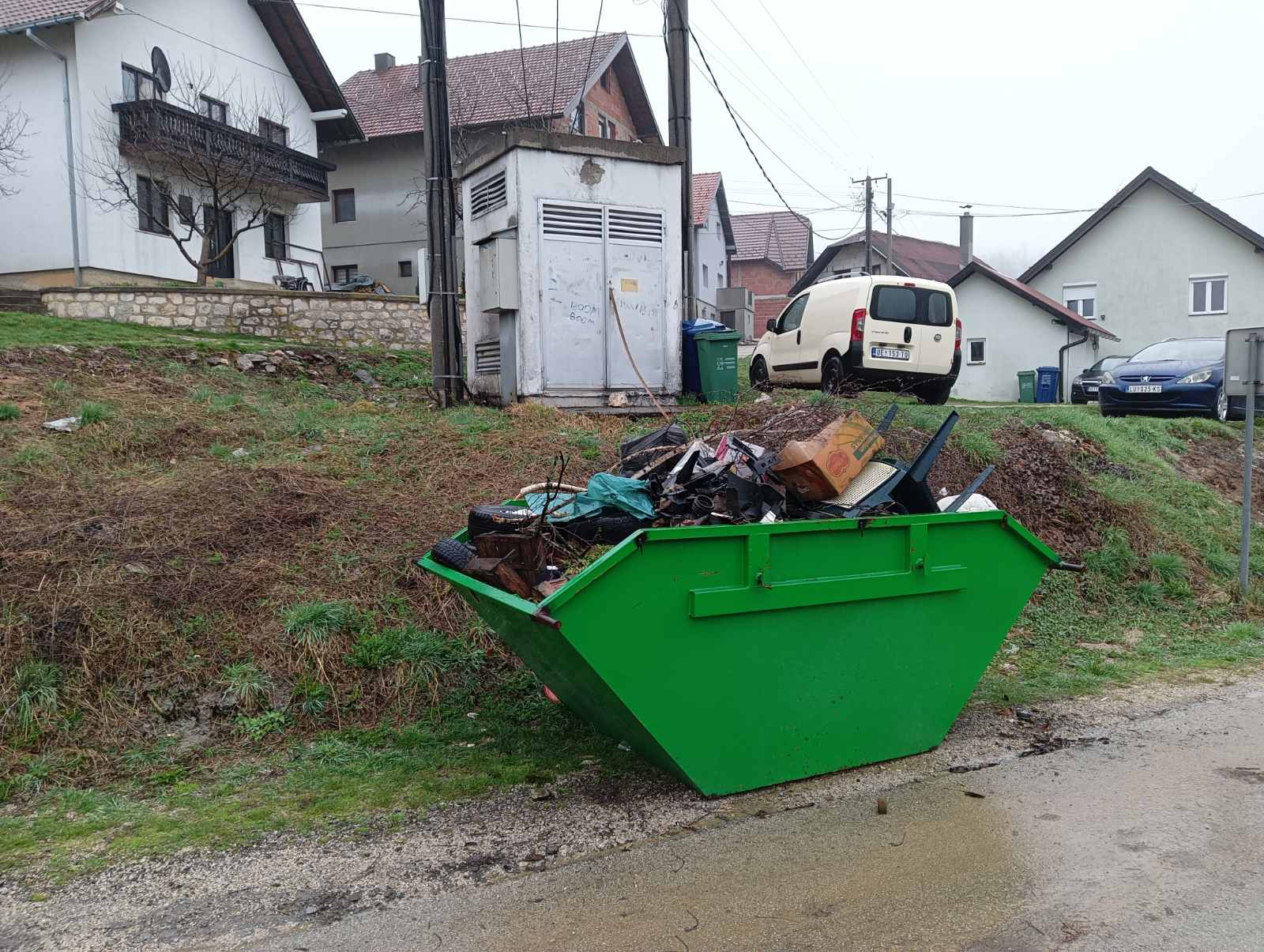 ПОСТАВЉАЊЕ КОНТЕЈНЕРА ЗА КАБАСТИ ОТПАД
