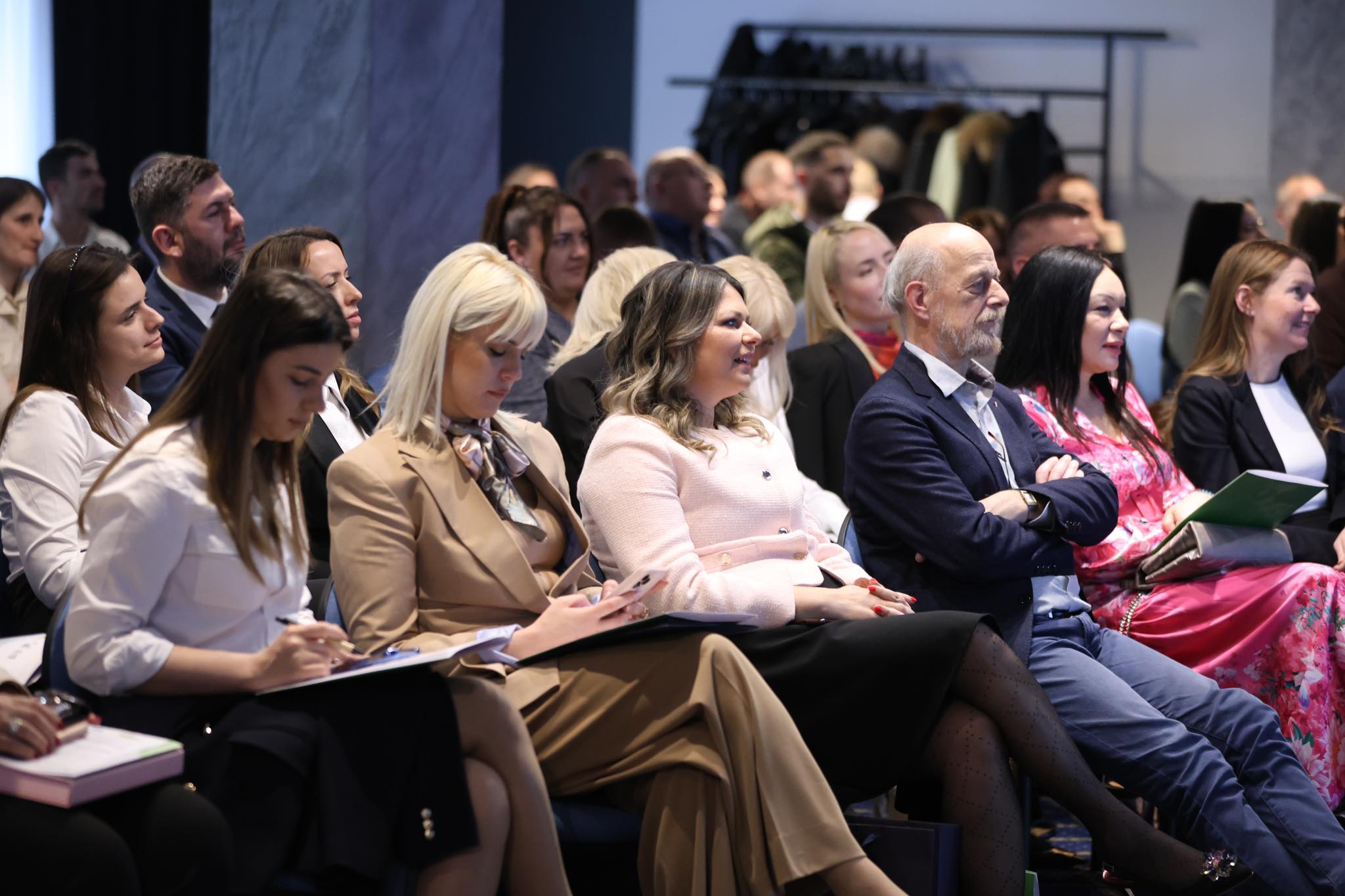 489266225_2428793550786295_2641755008529686262_n