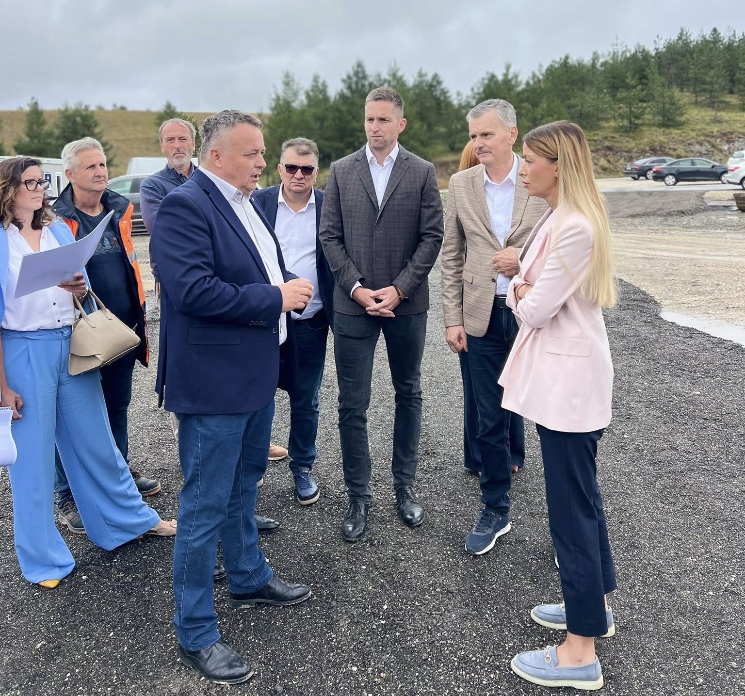 ПОЧЕЛА ИЗГРАДЊА РЕЦИКЛАЖНОГ ДВОРИШТА – РАДОВЕ ОБИШЛА МИНИСТАРКА ПРИВРЕДЕ